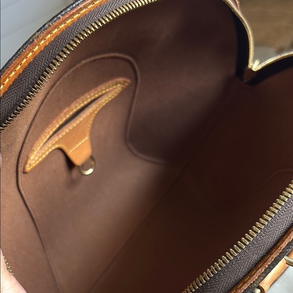 Louis Vuitton Vintage Ellipse Monogram Shoulder Bag with Gold Accents MI1000 - Picture 10 of 16